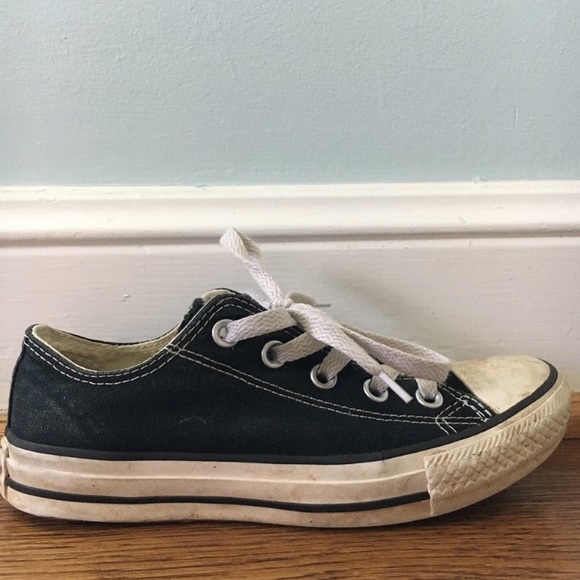 Black converse, women’s size 5. - Picture 3 of 5